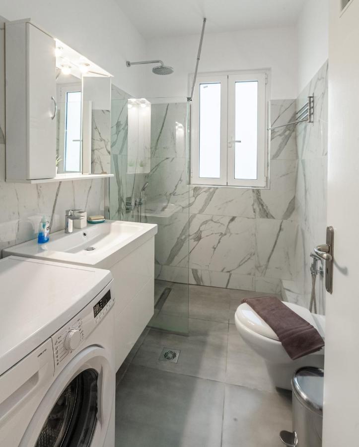 Psiri Gem From In Vivo Apartments- Spacious 1St Floor Apartment With Balcony In Athens' Historic Center Экстерьер фото