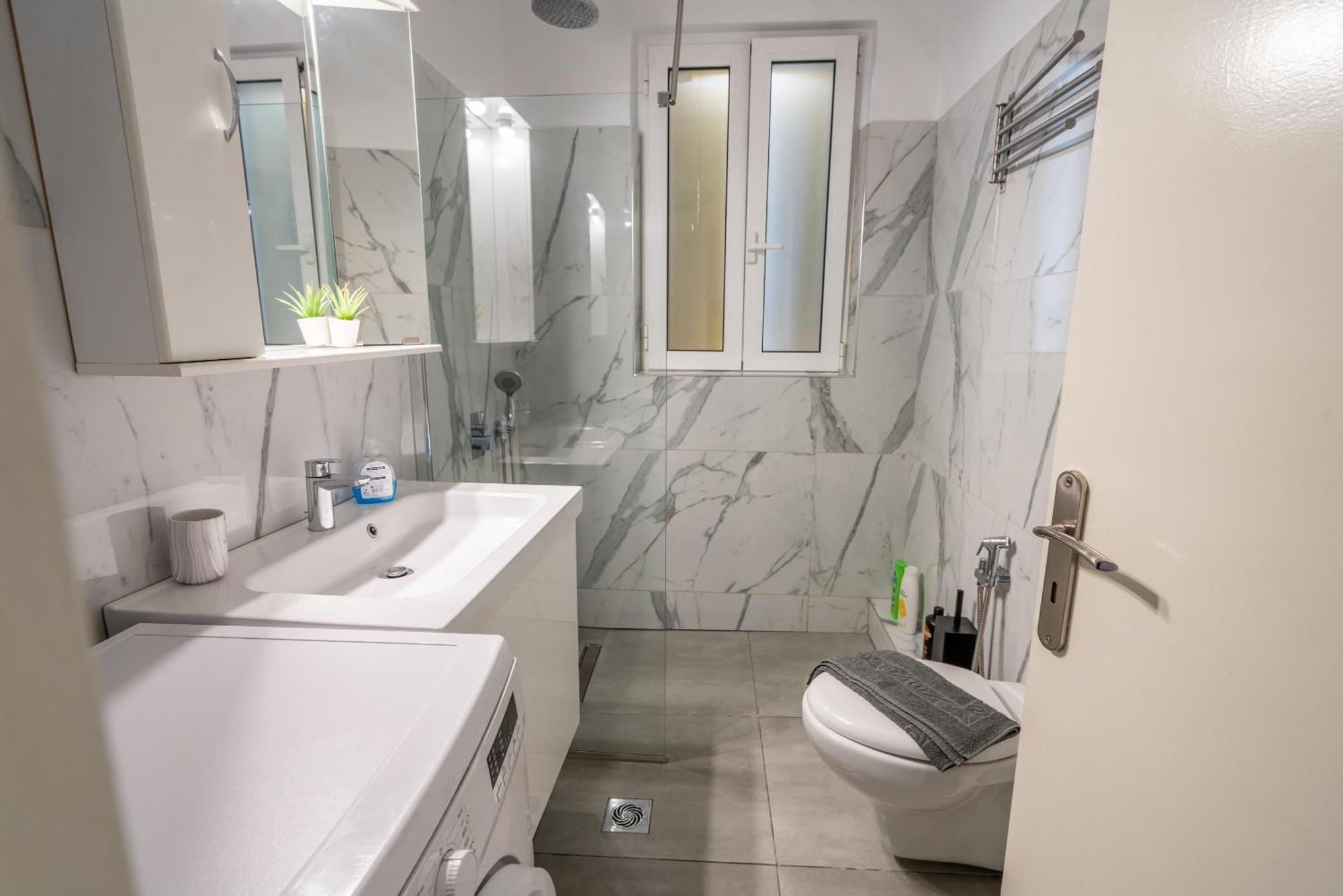 Psiri Gem From In Vivo Apartments- Spacious 1St Floor Apartment With Balcony In Athens' Historic Center Экстерьер фото
