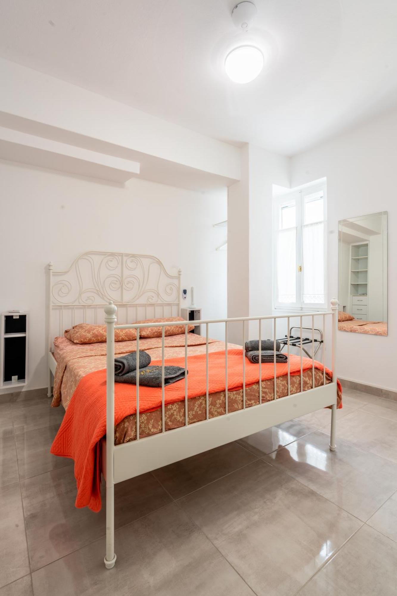 Psiri Gem From In Vivo Apartments- Spacious 1St Floor Apartment With Balcony In Athens' Historic Center Экстерьер фото